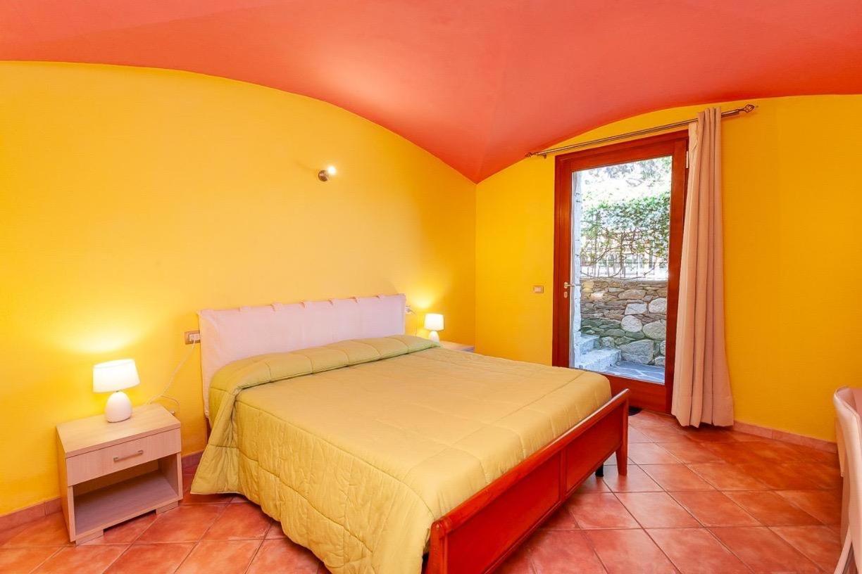 B&B Pettirosso Garden San Teodoro  Buitenkant foto