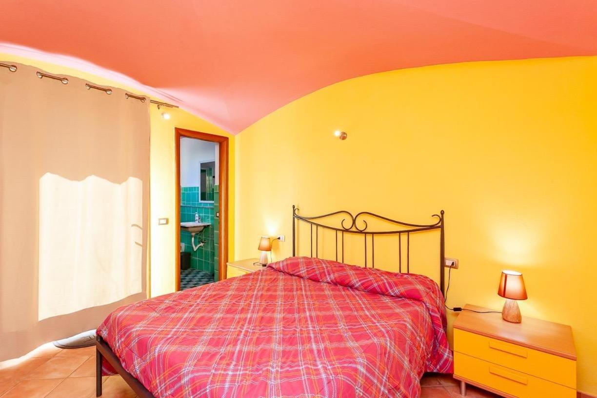 B&B Pettirosso Garden San Teodoro  Buitenkant foto