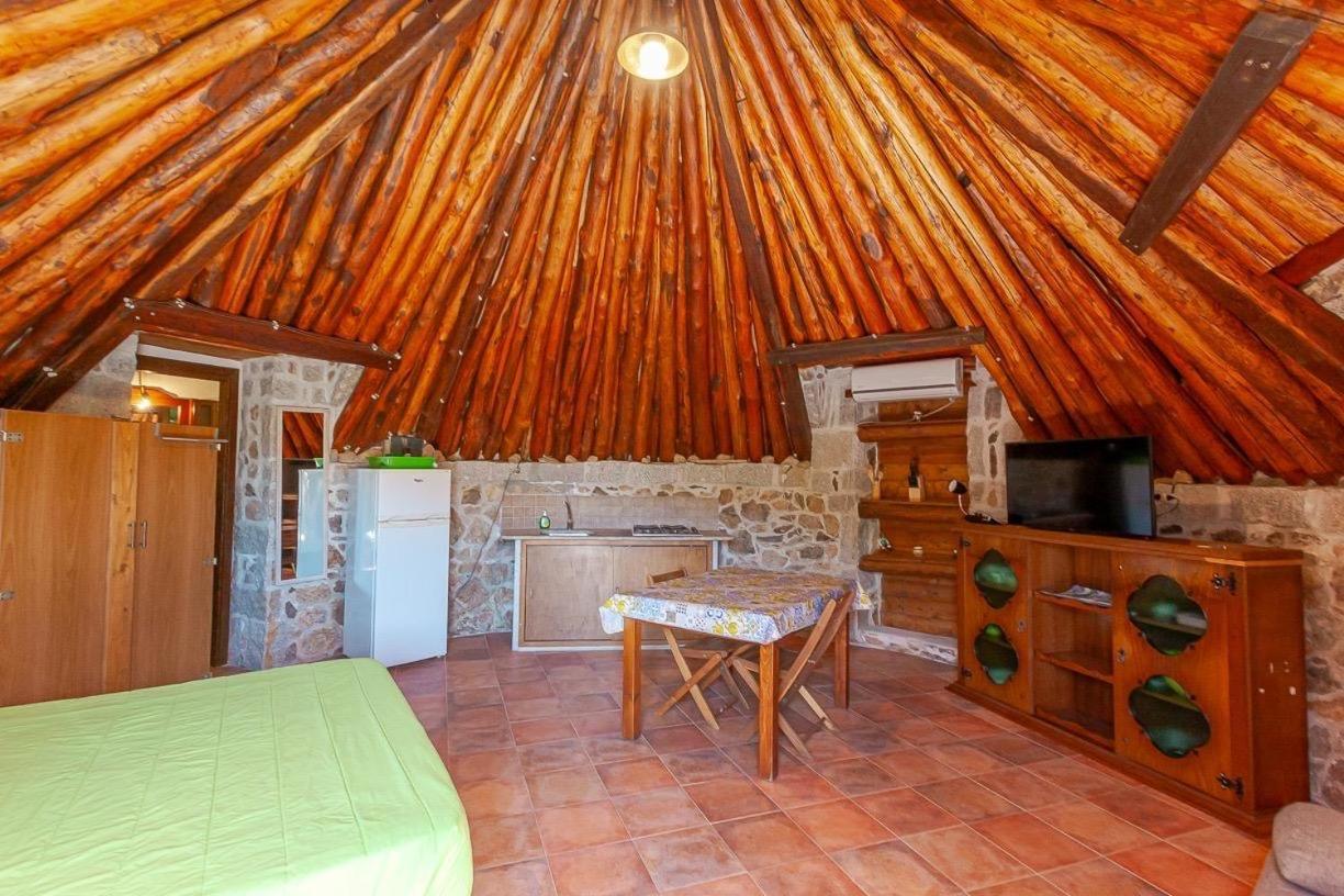 B&B Pettirosso Garden San Teodoro  Buitenkant foto