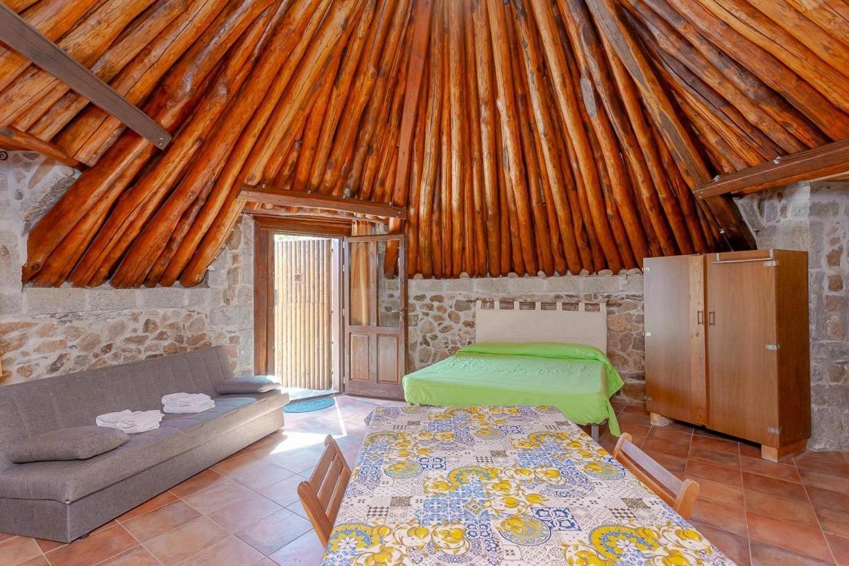 B&B Pettirosso Garden San Teodoro  Buitenkant foto