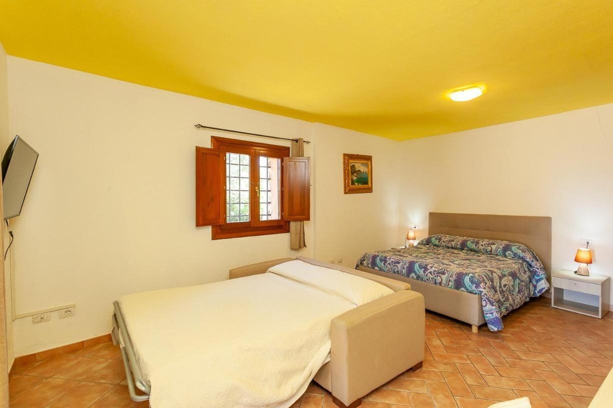 B&B Pettirosso Garden San Teodoro  Buitenkant foto